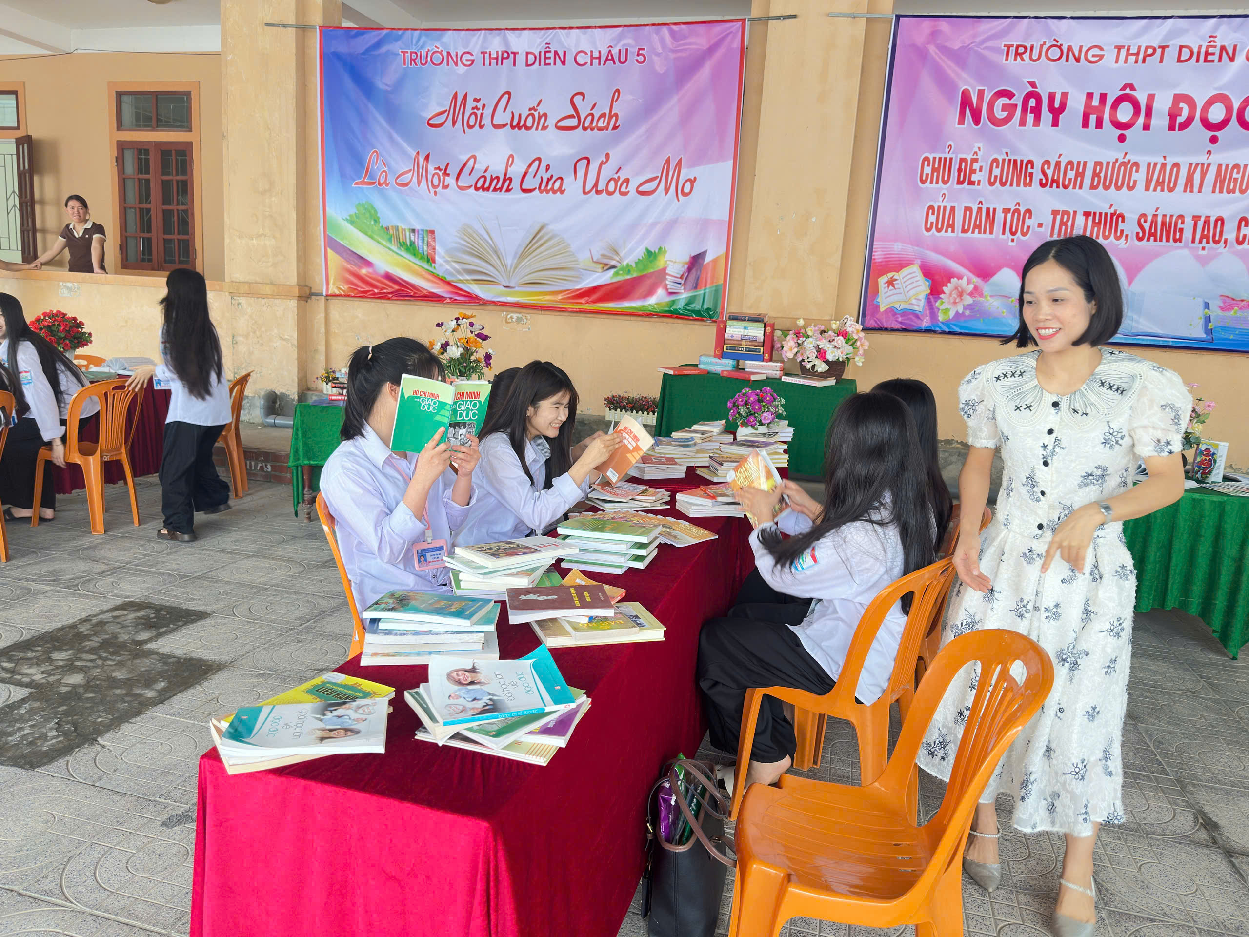 ✨MỖI CUỐN SÁCH - MỘT CÁNH CỬA MỞ RA THẾ GIỚI✨