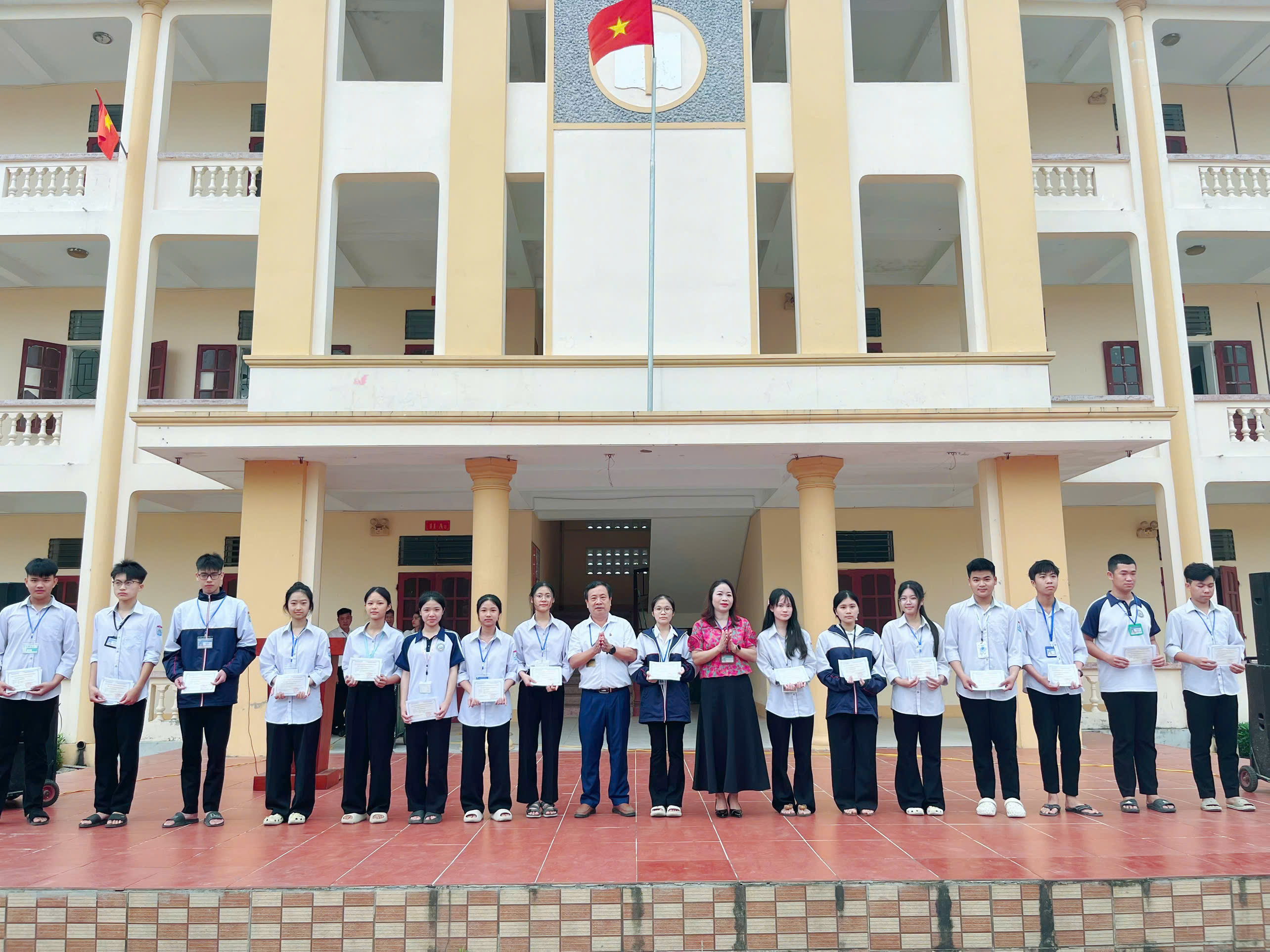 VINH DANH THỦ KHOA HSG CẤP TRƯỜNG VÀ TỔNG KẾT PHONG TRÀO THI ĐUA THÁNG THANH NIÊN 2026